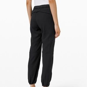 Lululemon Essential Affinity MR Jogger worn once